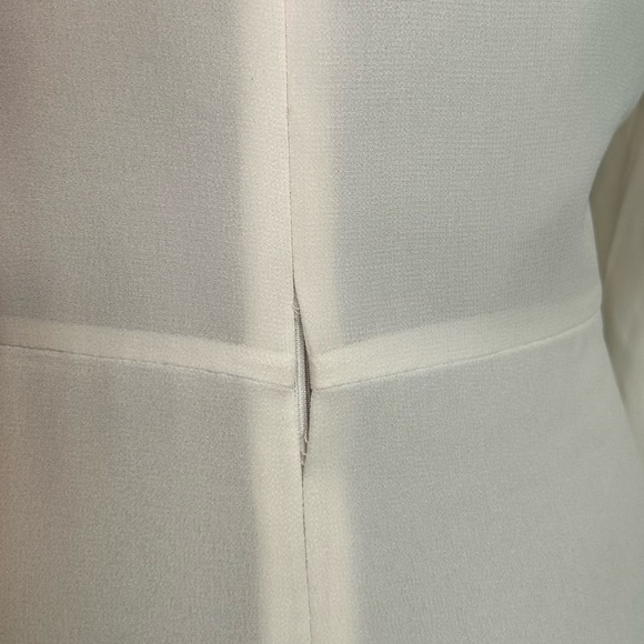 Wilfred Woman’s 4 White Sheer Swept Dress With Puff Sleeve & Ruffled Neckline - Picture 13 of 16